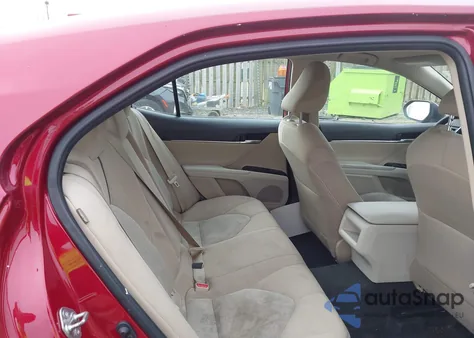 2020 Toyota Camry Le Awd z USA, uszkodzony, nr VIN 4T1L11BK5LU018565